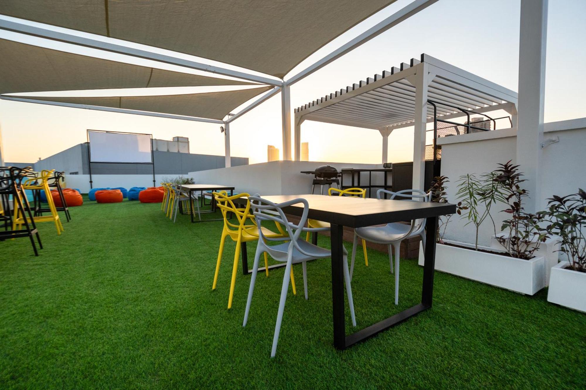 Izzzi Life Mint Apart otel Dubai Dış mekan fotoğraf